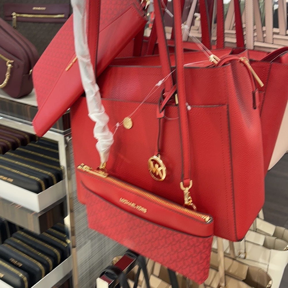 Michael Kors Maisie Large Pebbled Leather 3-in-1 Tote Bag - Picture 10 of 16